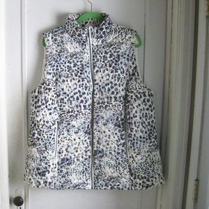 Quilted puffer VEST, zip front & pockets, 22w, snow leopard animal print.